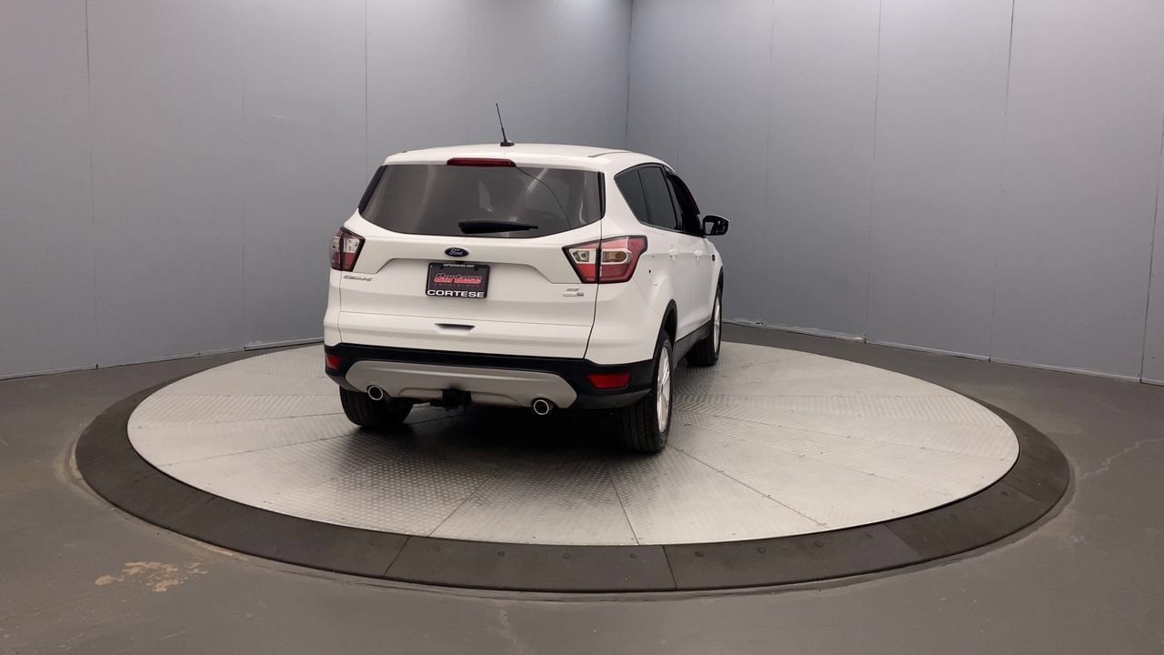 Used 2017 Ford Escape SE AWD/4WD image 4