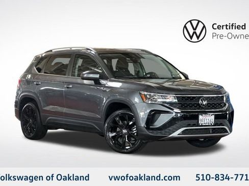 Certified 2023 Volkswagen Taos SE w/ Black Wheel Package image 1