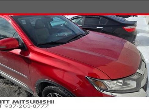 Used 2017 Mitsubishi Outlander SEL image 1