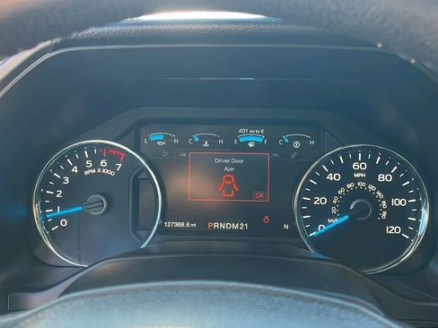 Used 2015 Ford F150 Platinum w/ Equipment Group 701A Luxury image 16