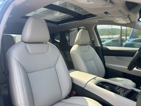 Used 2025 Nissan Murano SL image 15