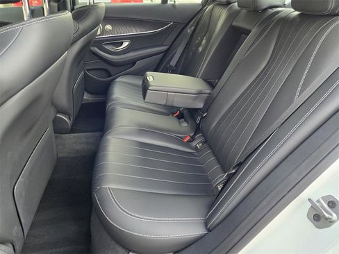 Used 2022 Mercedes-Benz E 350 Sedan image 10