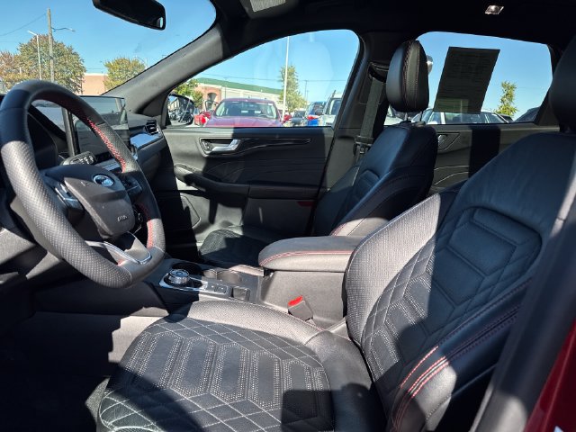Used 2023 Ford Escape ST-Line Elite w/ Premium Technology Package AWD/4WD image 10