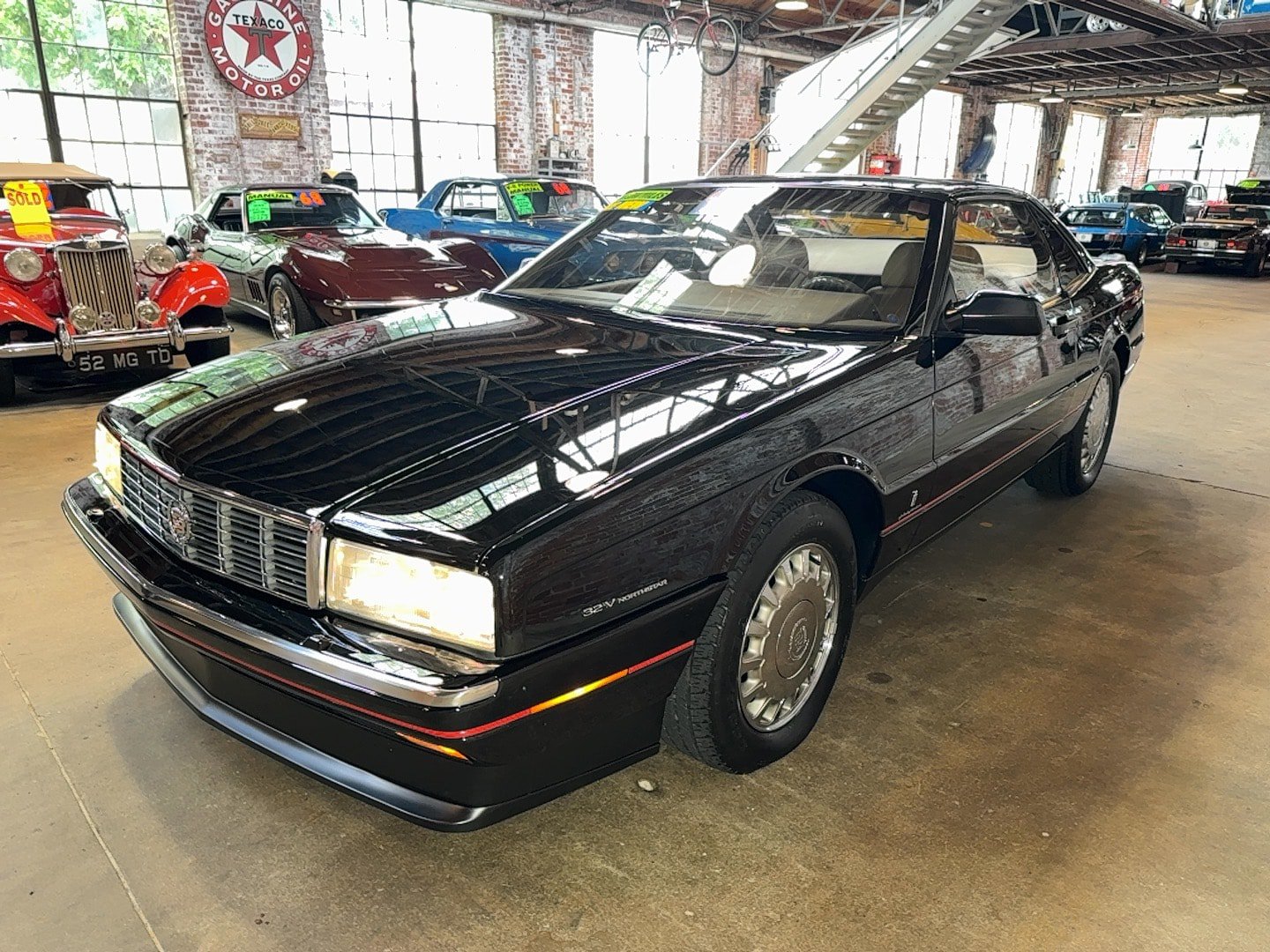 Used 1993 Cadillac Allante FWD image 10