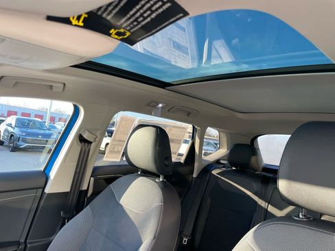 New 2026 Volkswagen Taos SE FWD image 14