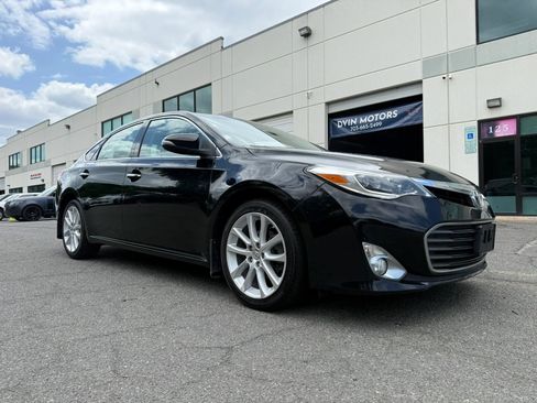 Used 2013 Toyota Avalon XLE Touring FWD image 2