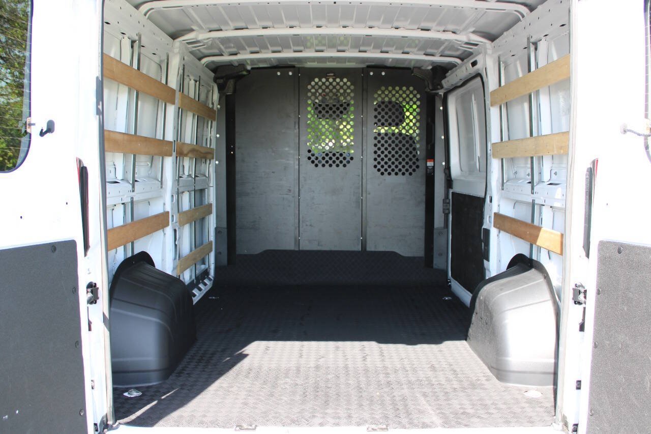 Used 2025 RAM ProMaster 2500 FWD image 9