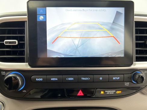 Used 2025 Hyundai Venue SEL FWD image 51