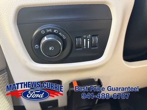 Used 2022 Jeep Grand Cherokee L Limited w/ Luxury Tech Group II RWD image 27