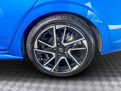 Used 2025 Nissan Sentra SR w/ SR Premium Package image 33