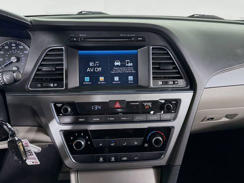 Used 2017 Hyundai Sonata SE image 25