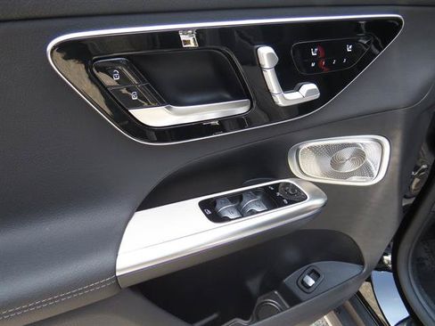 Used 2026 Mercedes-Benz GLC 300 4MATIC image 9