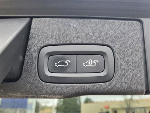 Certified 2023 Volvo XC60 B5 Plus image 31