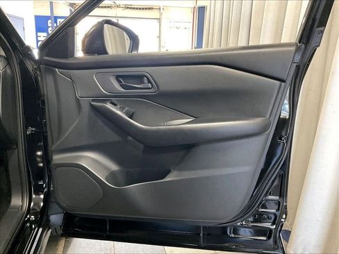Used 2024 Nissan Rogue S AWD/4WD image 12