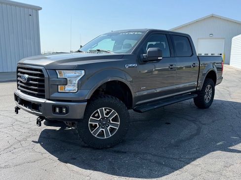 Used 2015 Ford F150 XLT w/ Equipment Group 302A Luxury AWD/4WD image 4