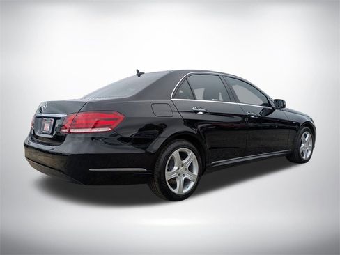 Used 2016 Mercedes-Benz E 350 Sedan image 3