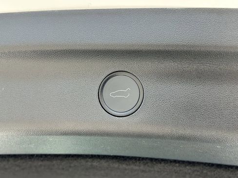 Used 2022 Tesla Model Y Performance image 13