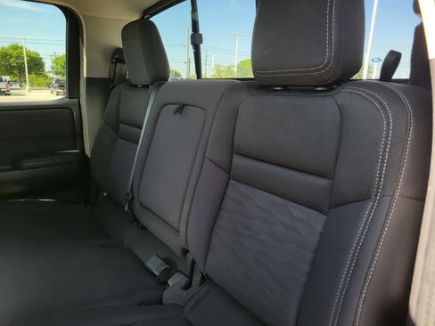 Used 2022 Nissan Frontier SV AWD/4WD image 16