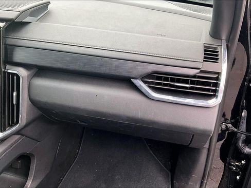 Used 2025 GMC Acadia Elevation FWD image 17