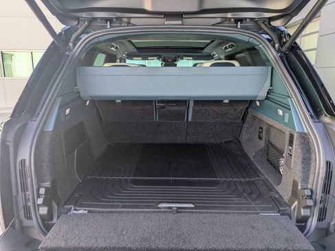 New 2026 Land Rover Range Rover SV AWD/4WD image 13