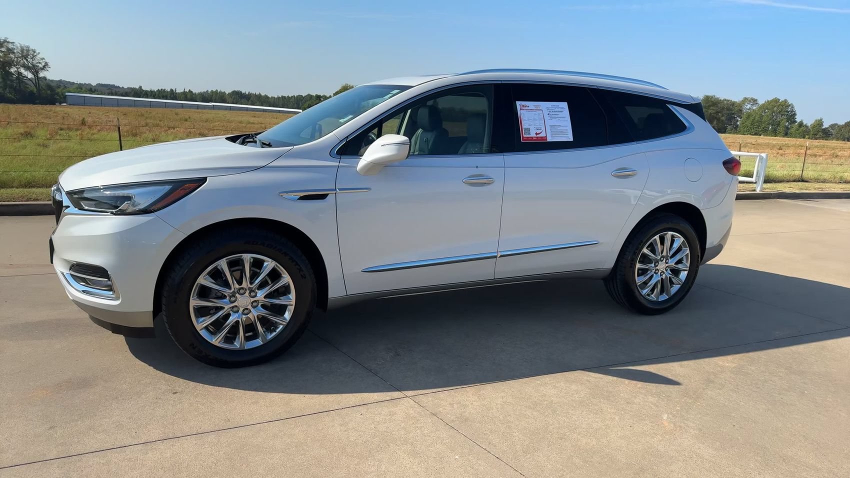 Used 2021 Buick Enclave Essence w/ Sound and Sites Package FWD image 5