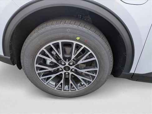 New 2025 Ford Escape SE image 10