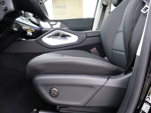 New 2026 Mercedes-Benz GLS 450 4MATIC image 37