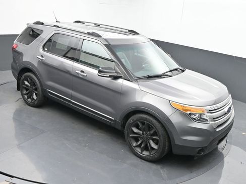 Used 2014 Ford Explorer XLT w/ Equipment Group 202A image 32