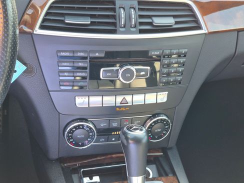 Used 2013 Mercedes-Benz C 250 Sedan image 23
