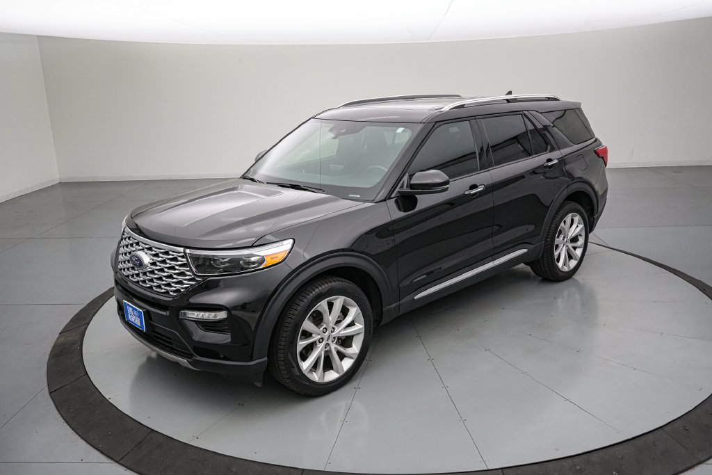 Certified 2024 Ford Explorer Platinum w/ Technology Package AWD/4WD image 8