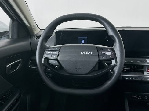Used 2025 Kia K4 LXS image 18