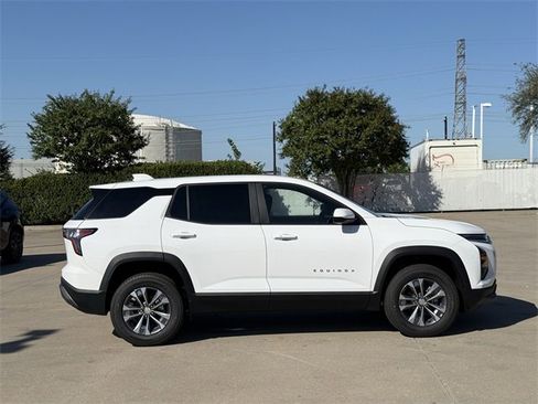 New 2026 Chevrolet Equinox LT w/ Convenience Package II image 3