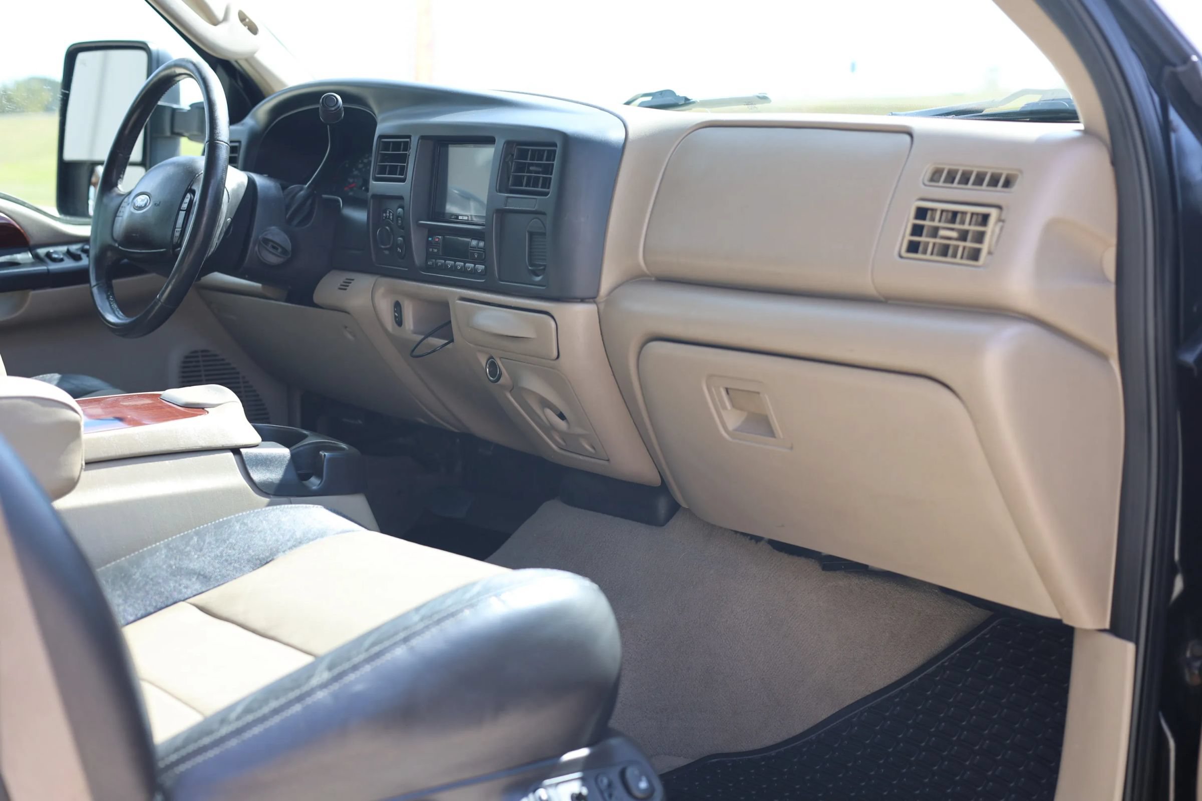 Used 2005 Ford Excursion Eddie Bauer AWD/4WD image 24