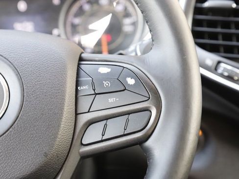 Used 2019 Jeep Cherokee Trailhawk image 22