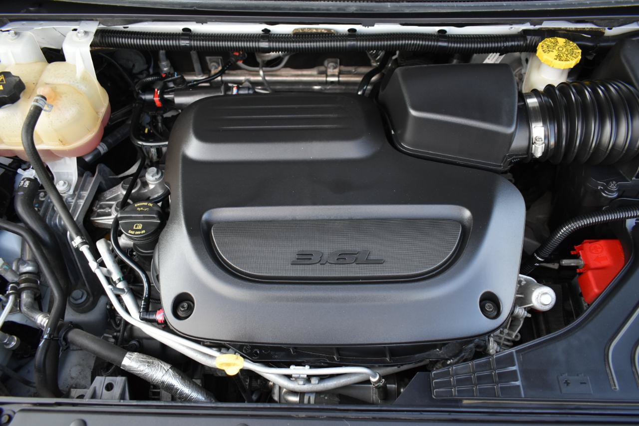 Used 2022 Chrysler Pacifica Touring-L FWD image 49