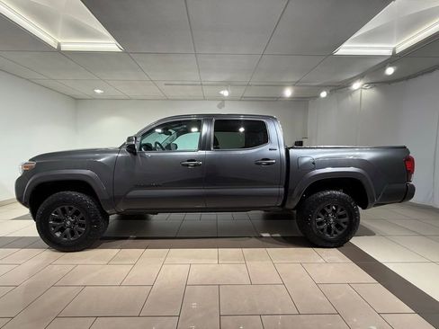 Certified 2020 Toyota Tacoma SR5 w/ Technology Package AWD/4WD image 2