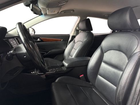 Used 2019 Kia Cadenza Premium image 7