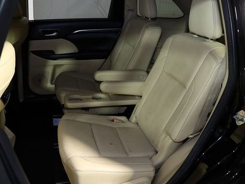 Used 2015 Toyota Highlander Limited image 13