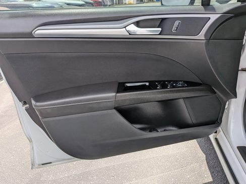 Used 2015 Ford Fusion SE FWD image 14