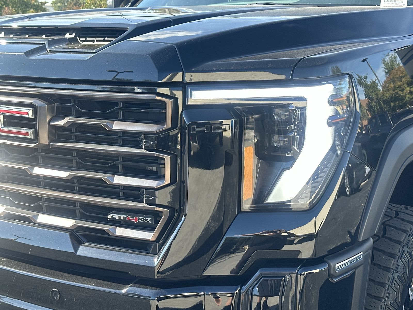 Used 2025 GMC Sierra 2500 AT4X AWD/4WD image 11