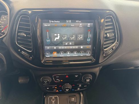 Used 2018 Jeep Compass Limited w/ Navigation Group FWD image 14