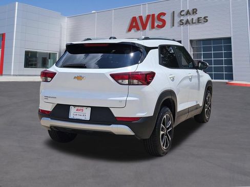 Used 2025 Chevrolet TrailBlazer LT AWD/4WD image 6