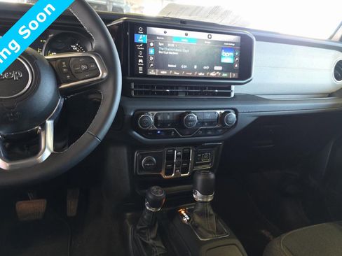 Used 2025 Jeep Wrangler Unlimited Sahara w/ Safety Group image 9