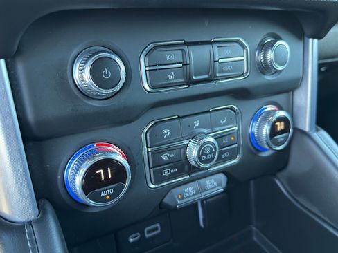 Used 2022 GMC Yukon SLE image 21