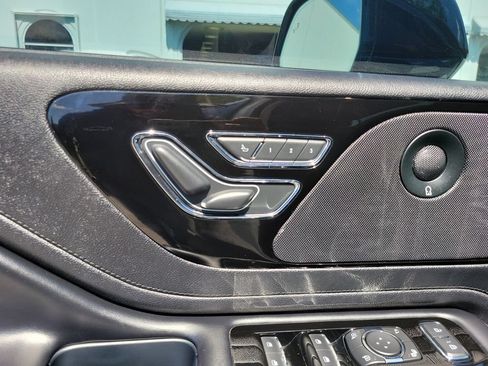 Certified 2021 Lincoln Aviator Reserve w/ Elements Package Plus RWD image 17