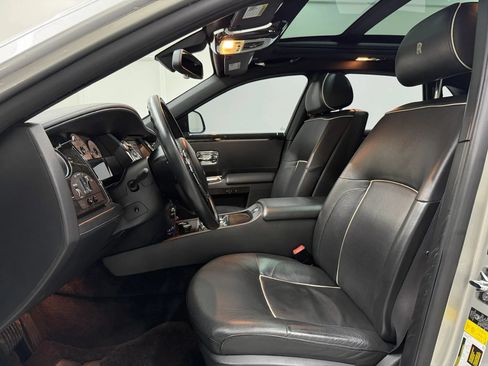 Used 2013 Rolls-Royce Ghost RWD image 61