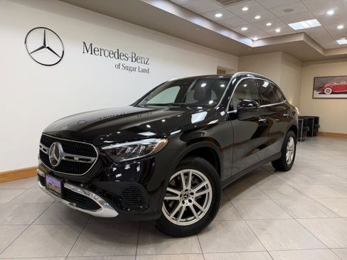 Certified 2025 Mercedes-Benz GLC 300 image 1