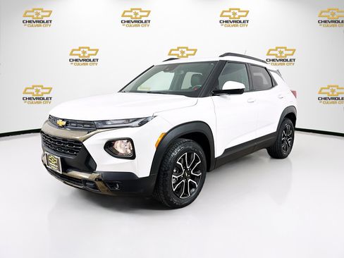 Used 2023 Chevrolet TrailBlazer ACTIV FWD image 3