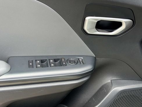 Used 2025 Kia K4 FWD image 19