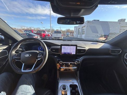 Used 2022 Ford Explorer ST image 21